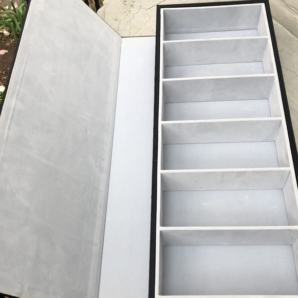 Frame case - Picture 4 of 4